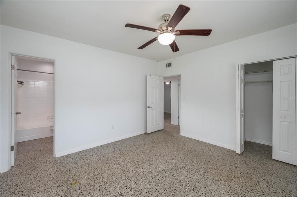 Active With Contract: $265,000 (3 beds, 2 baths, 1204 Square Feet)