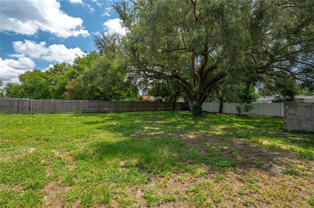 Active With Contract: $265,000 (3 beds, 2 baths, 1204 Square Feet)