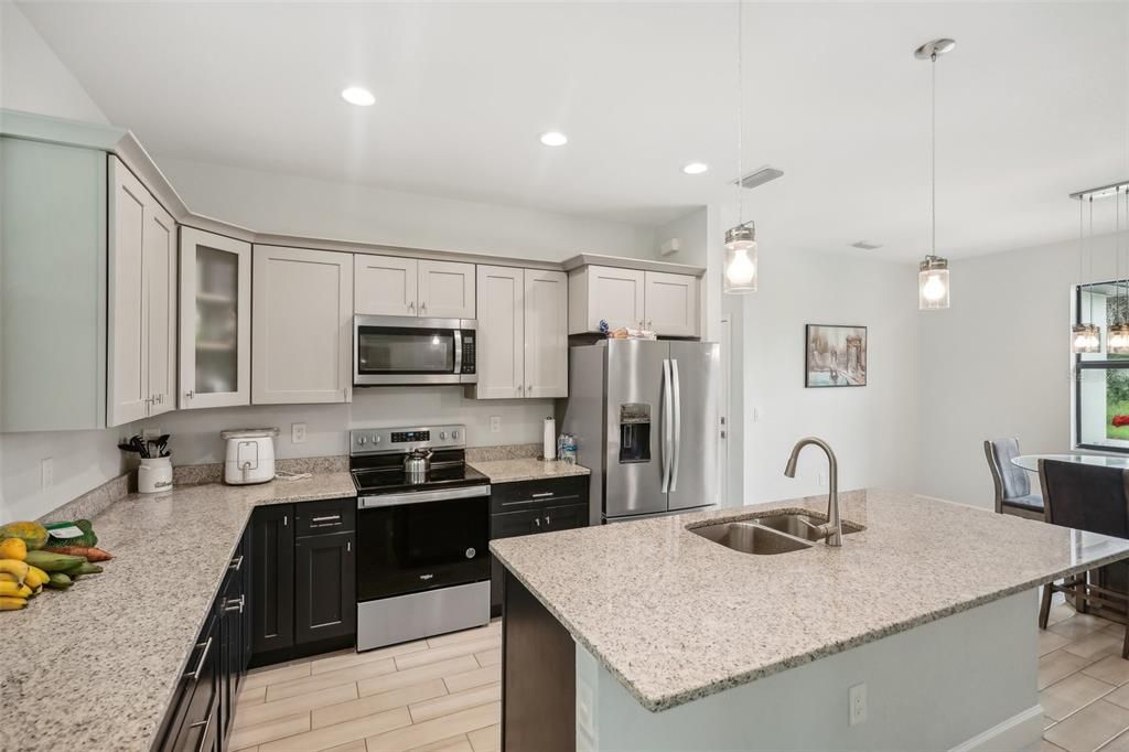 Active With Contract: $414,900 (3 beds, 2 baths, 1725 Square Feet)