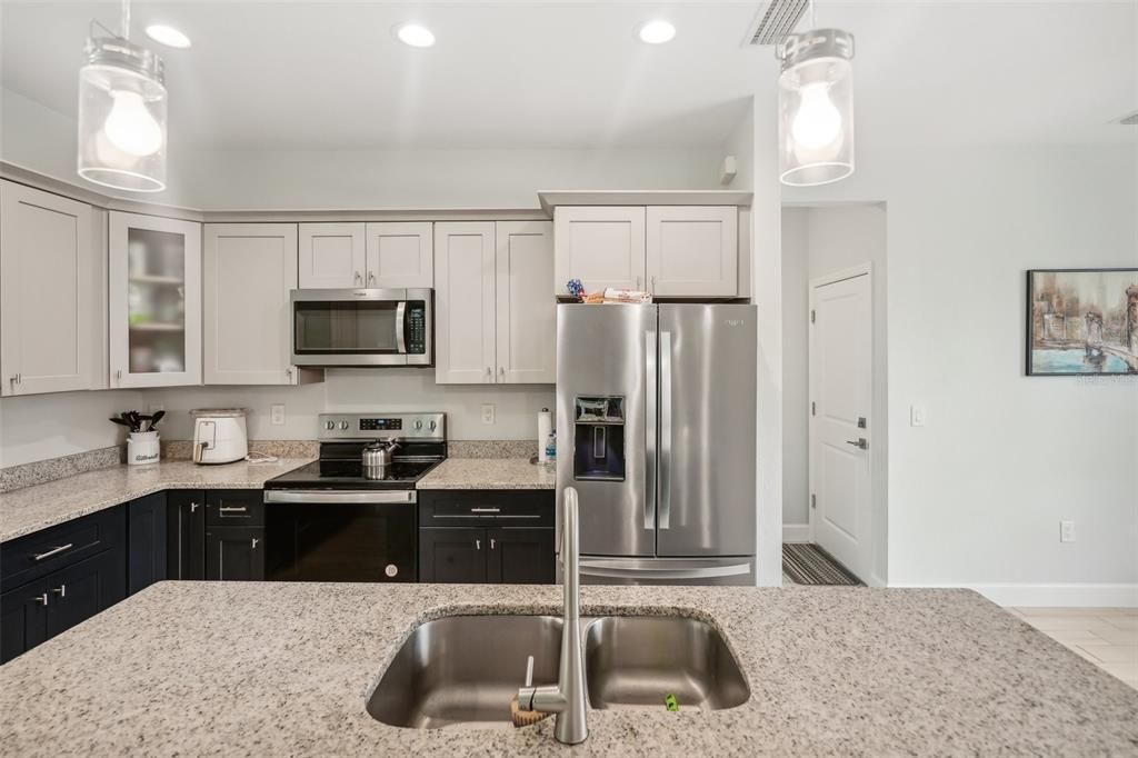 Active With Contract: $414,900 (3 beds, 2 baths, 1725 Square Feet)