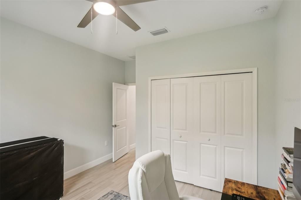 Active With Contract: $414,900 (3 beds, 2 baths, 1725 Square Feet)