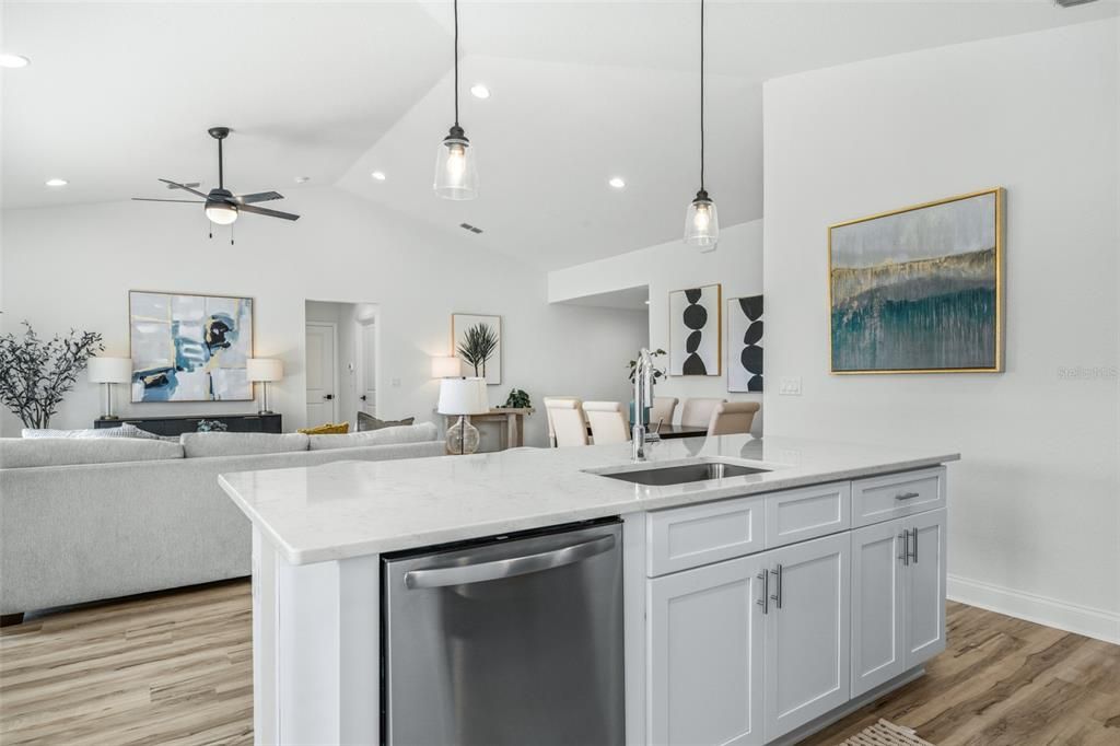 Active With Contract: $339,900 (3 beds, 2 baths, 1733 Square Feet)