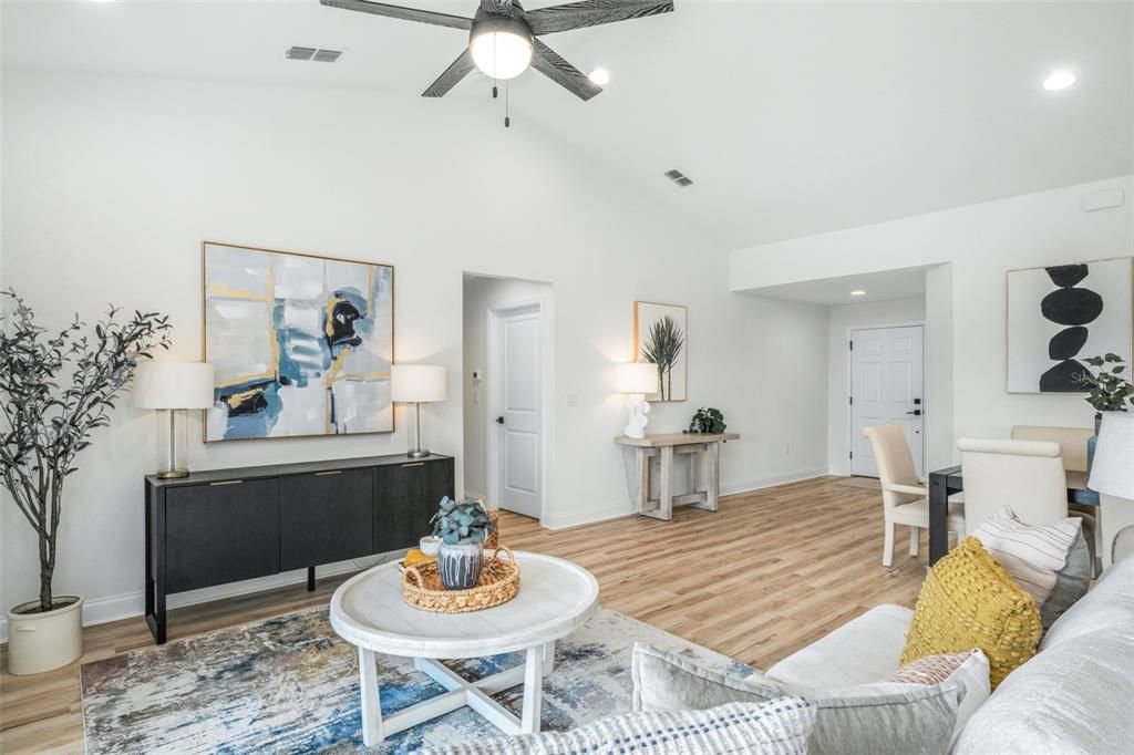 Active With Contract: $339,900 (3 beds, 2 baths, 1733 Square Feet)