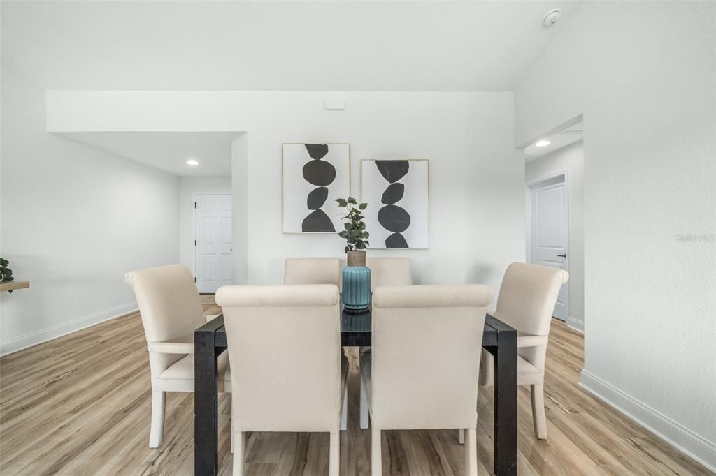 Active With Contract: $339,900 (3 beds, 2 baths, 1733 Square Feet)