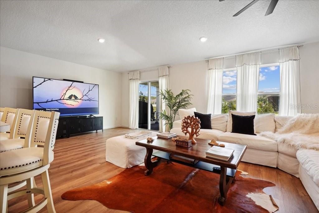 Great Room/vaulted Ceilings