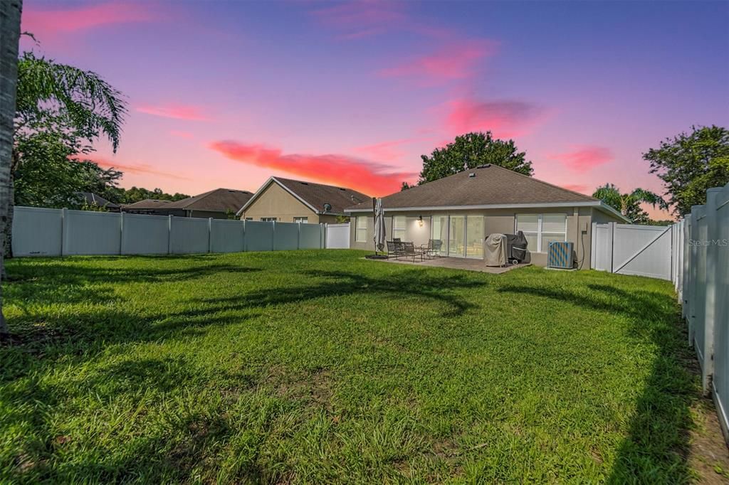 Active With Contract: $365,000 (3 beds, 2 baths, 1579 Square Feet)