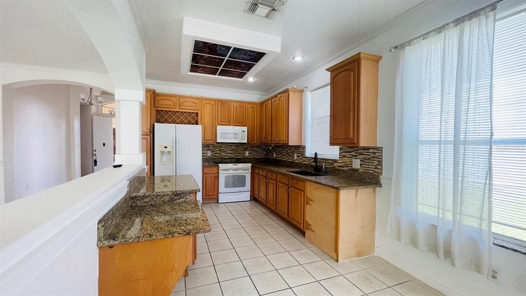 Active With Contract: $2,200 (3 beds, 2 baths, 1902 Square Feet)