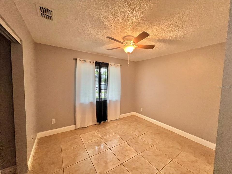 Active With Contract: $2,300 (2 beds, 1 baths, 1151 Square Feet)