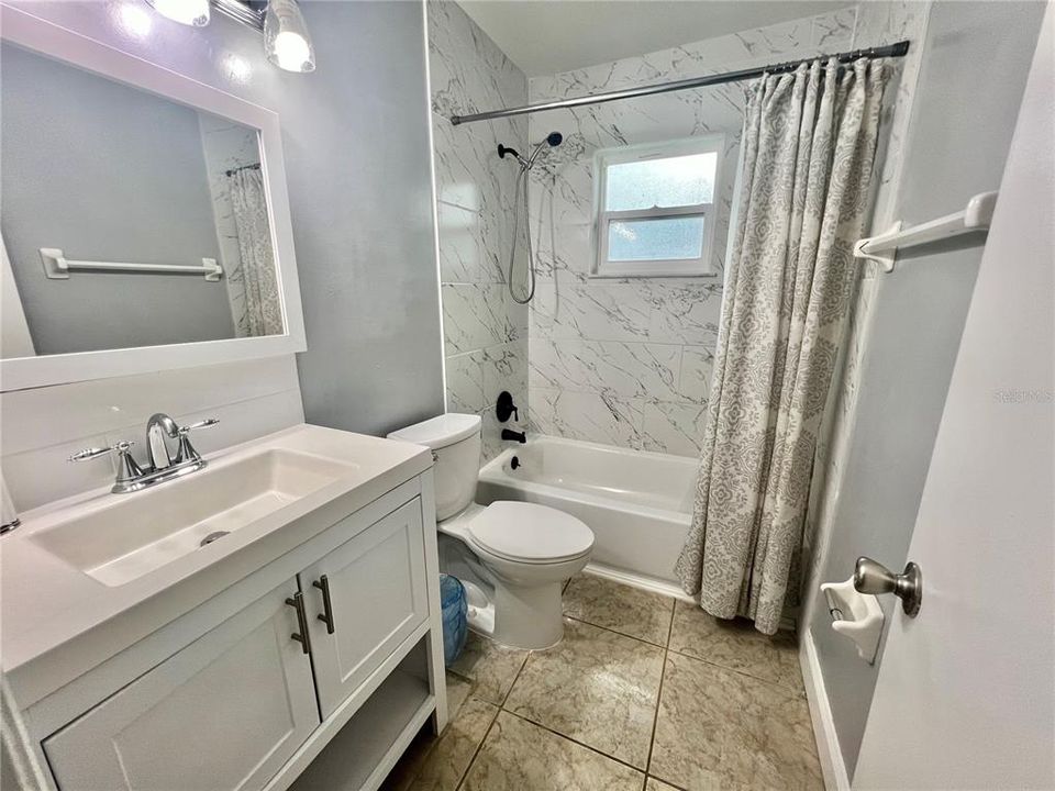 Active With Contract: $2,300 (2 beds, 1 baths, 1151 Square Feet)