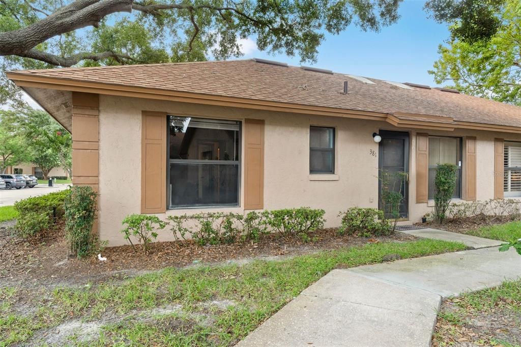 For Sale: $229,000 (2 beds, 2 baths, 930 Square Feet)