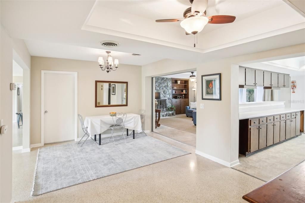 Active With Contract: $499,900 (3 beds, 2 baths, 1816 Square Feet)