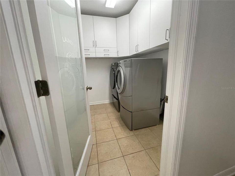 For Rent: $2,900 (4 beds, 2 baths, 2805 Square Feet)