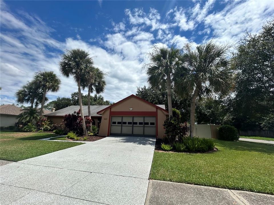 Active With Contract: $530,000 (4 beds, 2 baths, 2044 Square Feet)