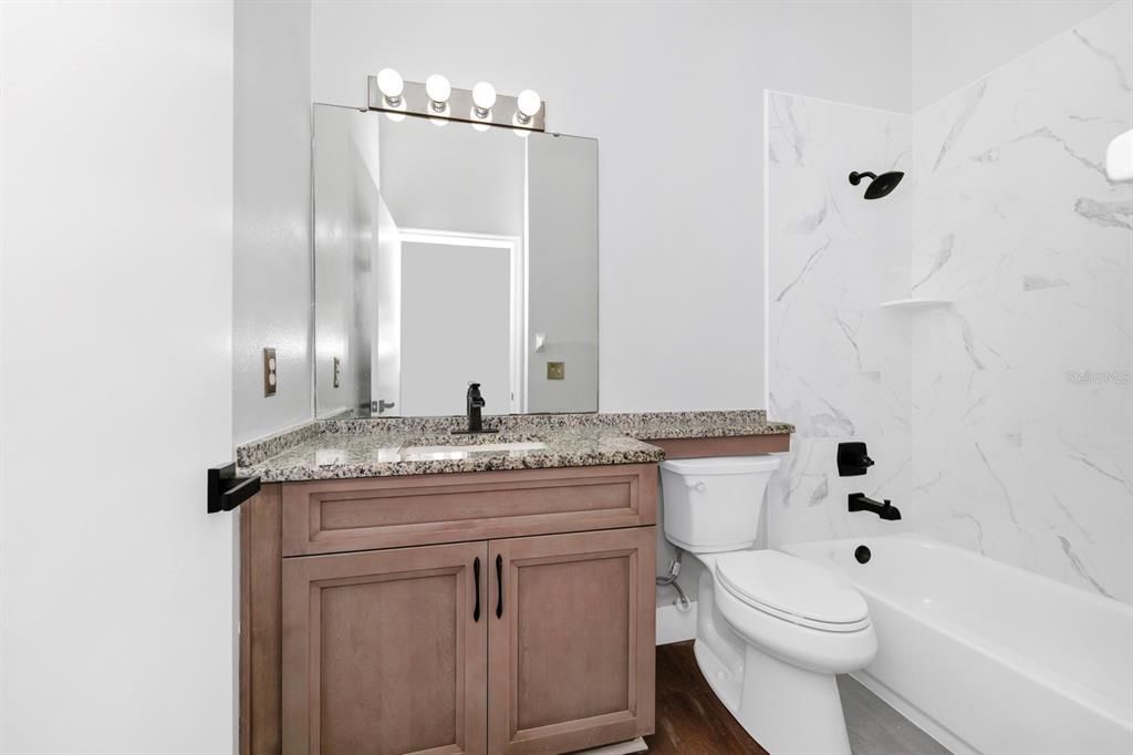 Active With Contract: $2,400 (3 beds, 2 baths, 1237 Square Feet)