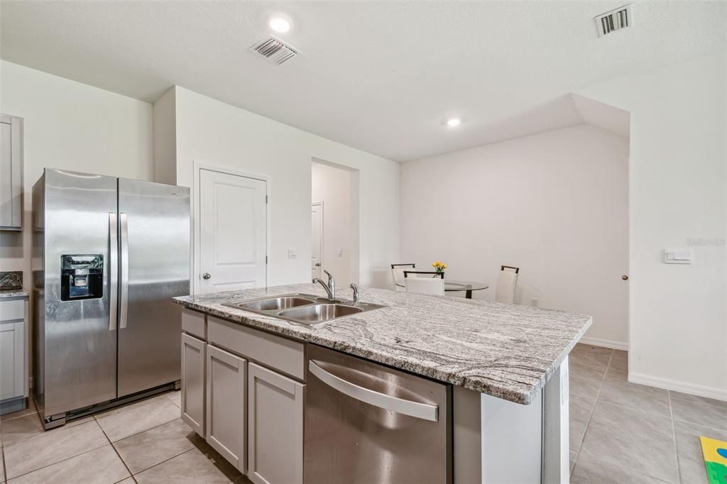 Active With Contract: $1,950 (3 beds, 2 baths, 1673 Square Feet)