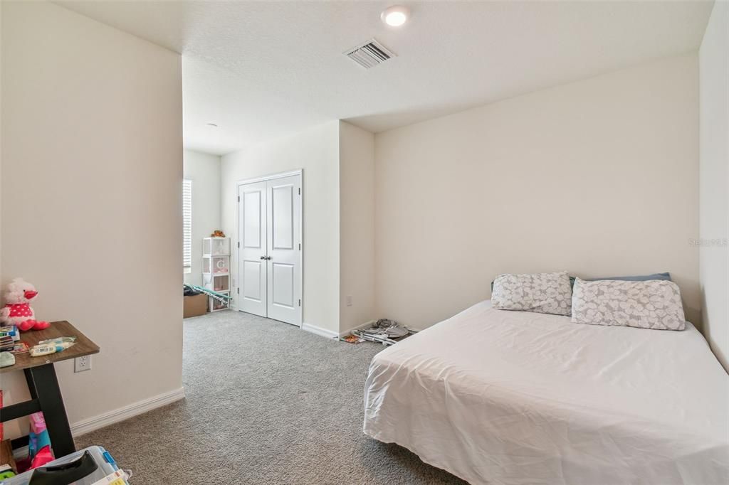 Active With Contract: $1,950 (3 beds, 2 baths, 1673 Square Feet)