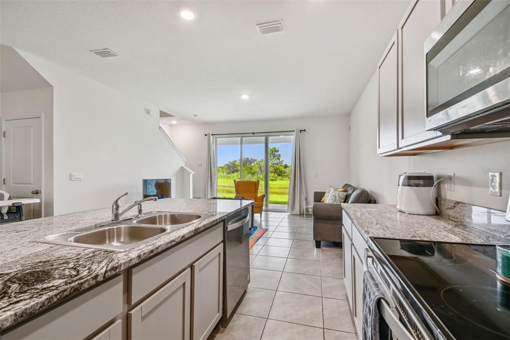 Active With Contract: $1,950 (3 beds, 2 baths, 1673 Square Feet)