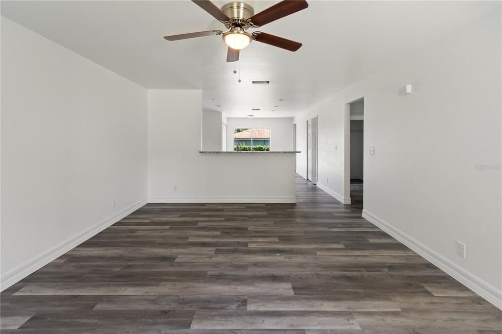 Active With Contract: $269,000 (3 beds, 2 baths, 1320 Square Feet)