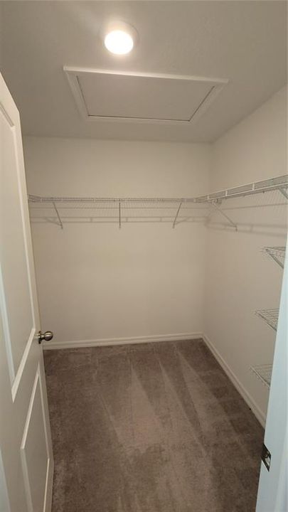 Active With Contract: $1,900 (2 beds, 2 baths, 1541 Square Feet)