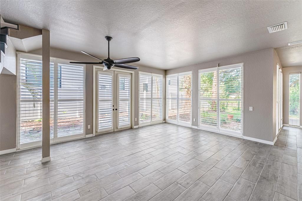 Recently Rented: $3,750 (3 beds, 3 baths, 2587 Square Feet)