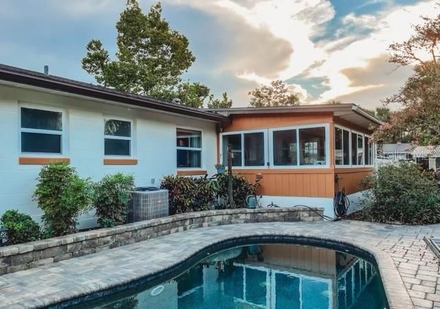 Active With Contract: $379,900 (3 beds, 2 baths, 1624 Square Feet)