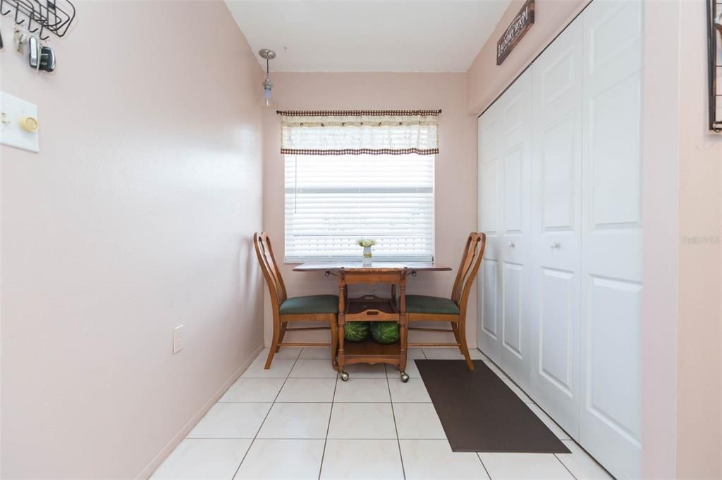 For Sale: $175,000 (2 beds, 2 baths, 1296 Square Feet)