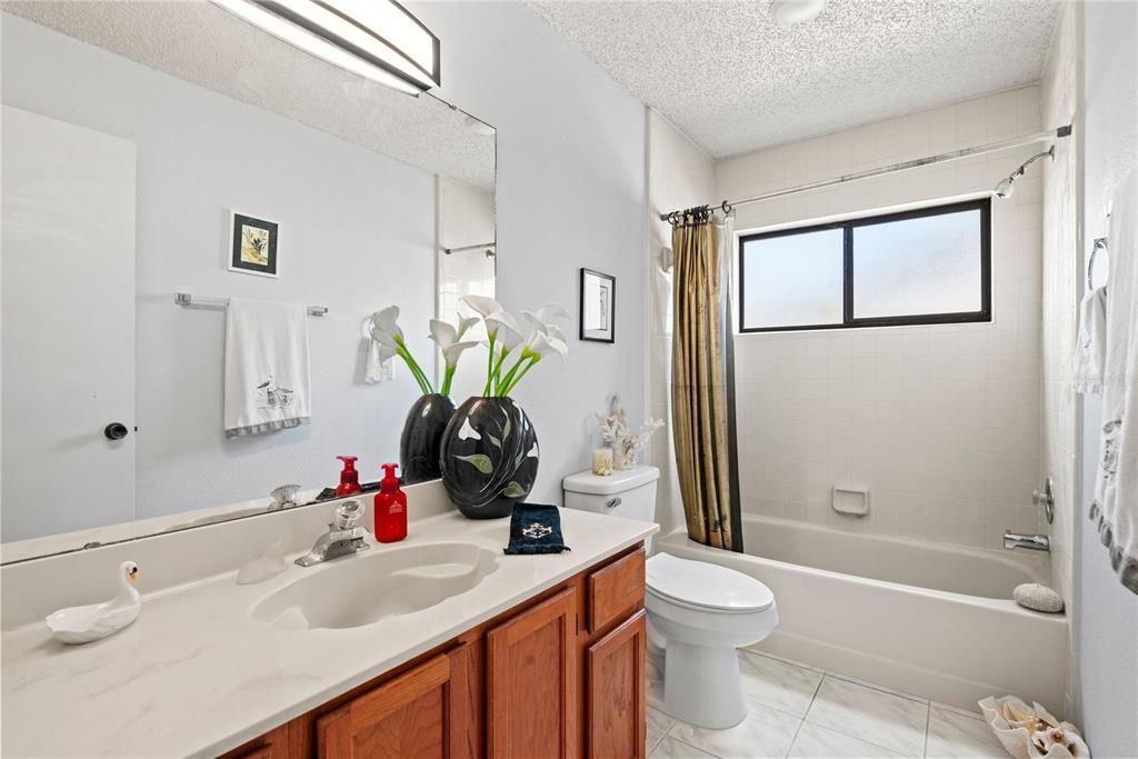 Active With Contract: $395,000 (3 beds, 2 baths, 1524 Square Feet)