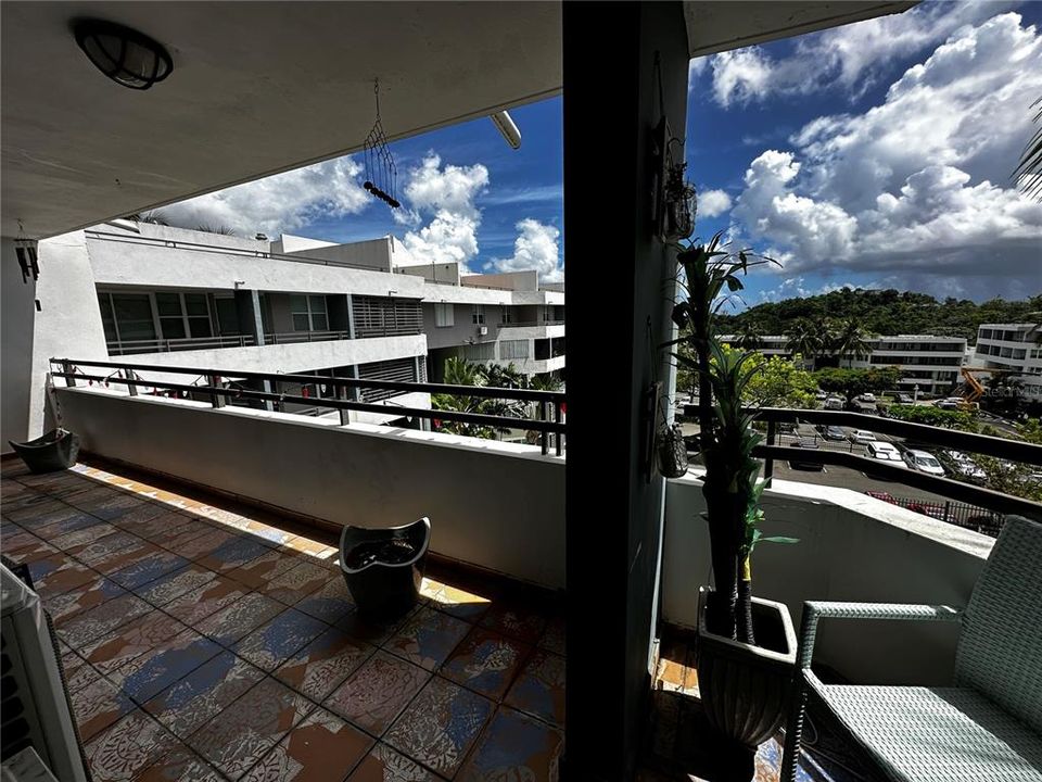 Activo con contrato: $385,000 (3 camas, 2 baños, 1600 Pies cuadrados)