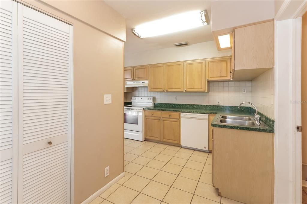 For Sale: $319,500 (3 beds, 2 baths, 1519 Square Feet)