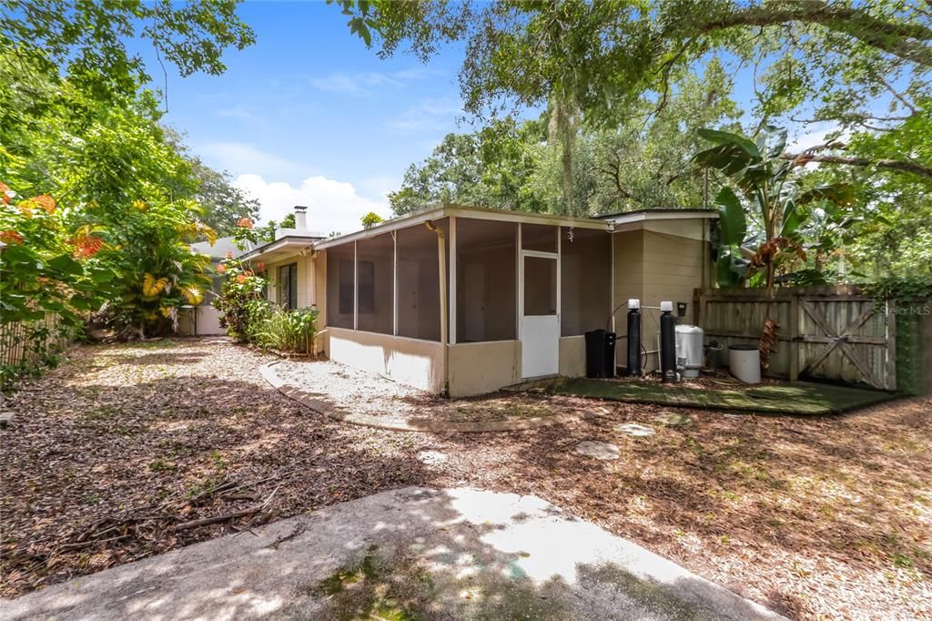 For Sale: $319,500 (3 beds, 2 baths, 1519 Square Feet)