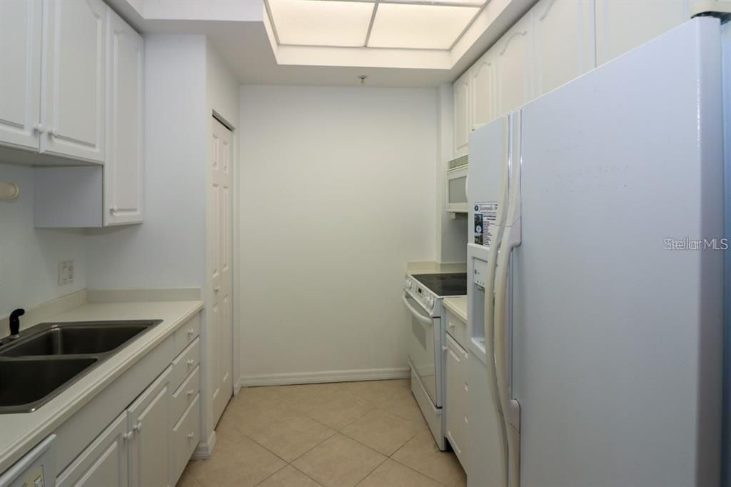 For Rent: $1,700 (2 beds, 2 baths, 1245 Square Feet)