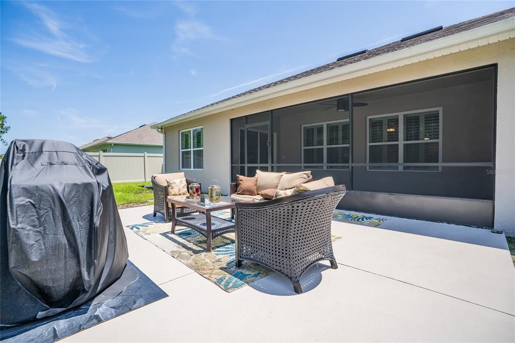 Active With Contract: $434,000 (4 beds, 2 baths, 2334 Square Feet)