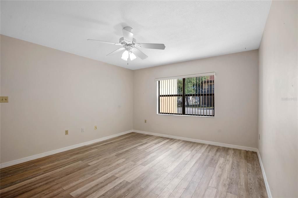 For Sale: $280,000 (2 beds, 2 baths, 1182 Square Feet)