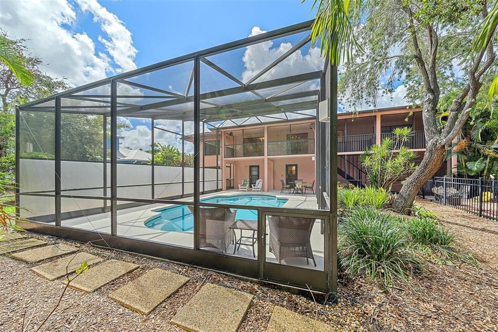 Pool enclosure