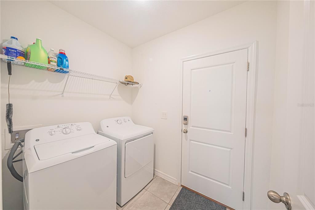 Active With Contract: $298,990 (2 beds, 2 baths, 1276 Square Feet)