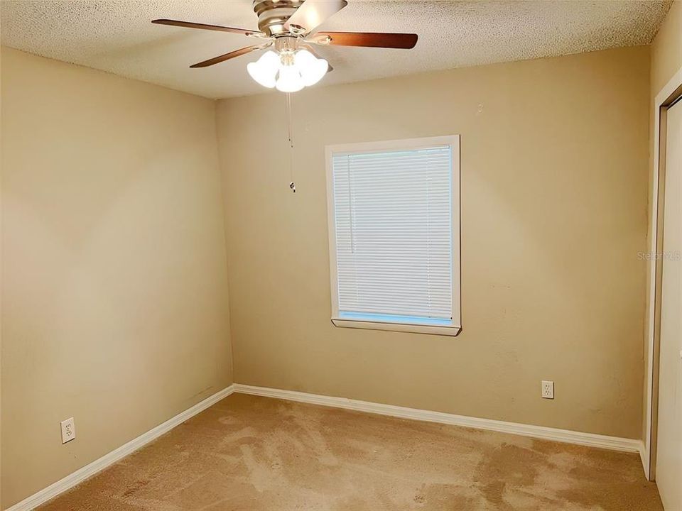 Active With Contract: $199,900 (2 beds, 2 baths, 1404 Square Feet)