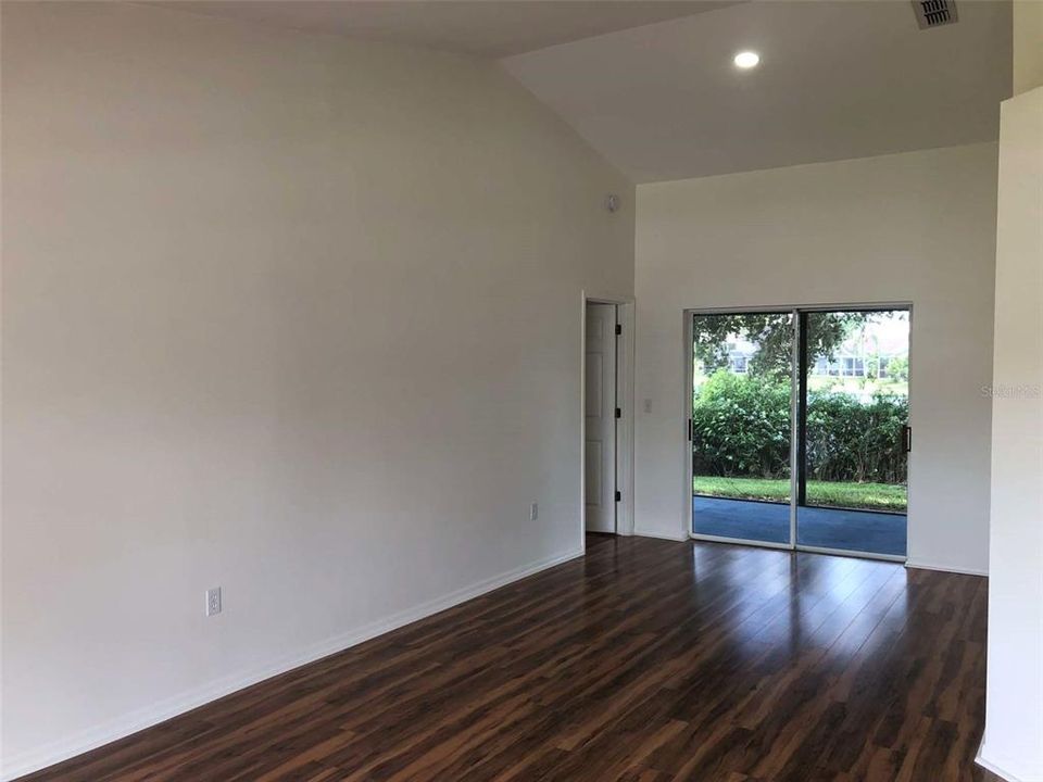 Active With Contract: $2,495 (3 beds, 2 baths, 1705 Square Feet)