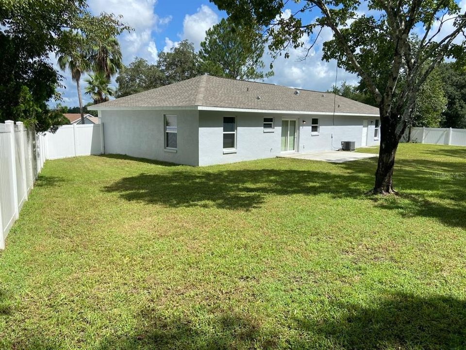 Active With Contract: $279,900 (3 beds, 2 baths, 1595 Square Feet)