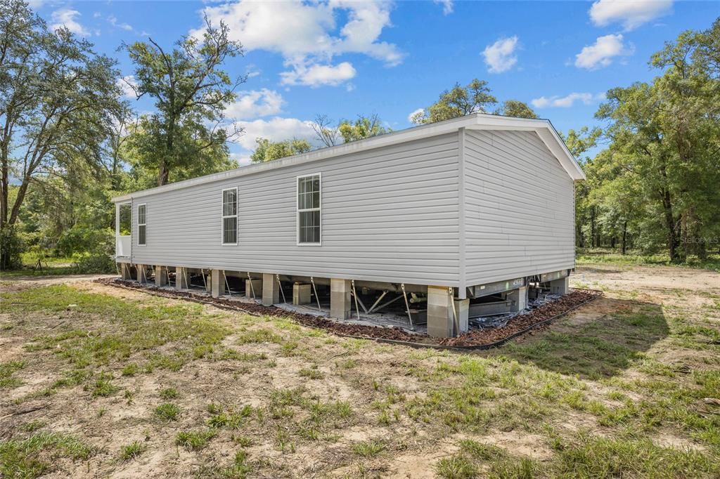 For Sale: $215,000 (3 beds, 2 baths, 1213 Square Feet)