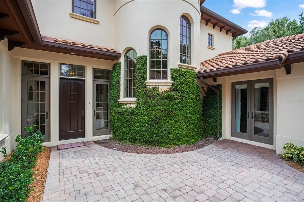 For Sale: $3,895,000 (5 beds, 5 baths, 5695 Square Feet)