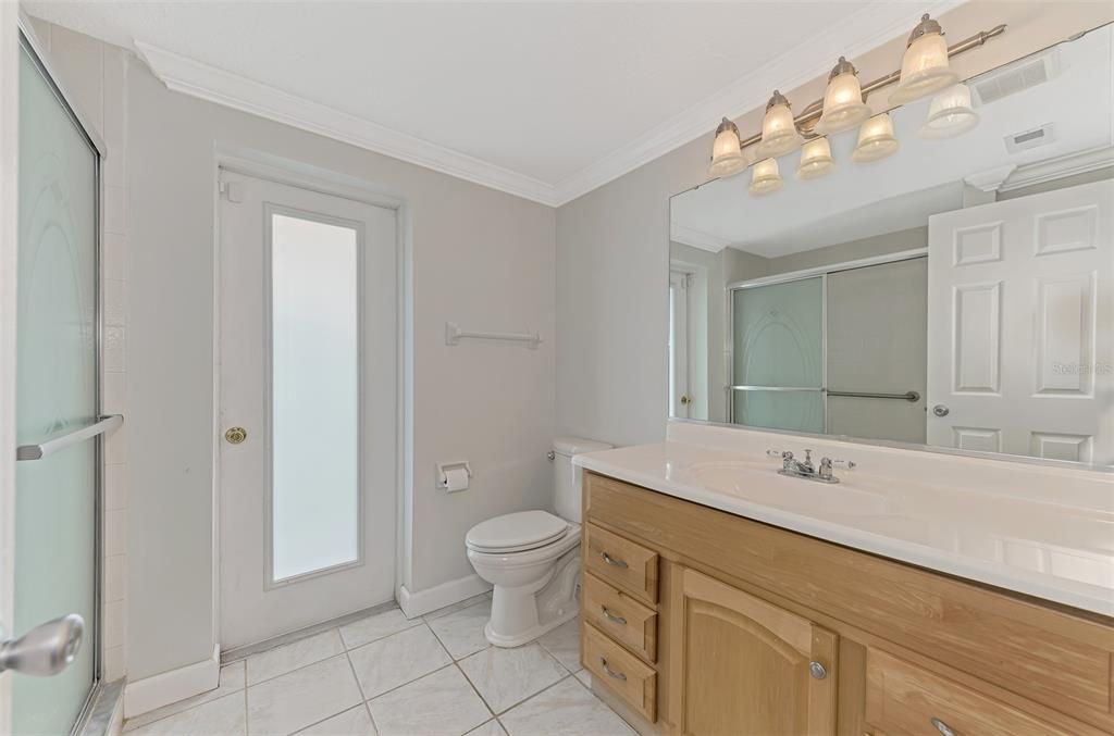 For Sale: $425,000 (2 beds, 2 baths, 1408 Square Feet)