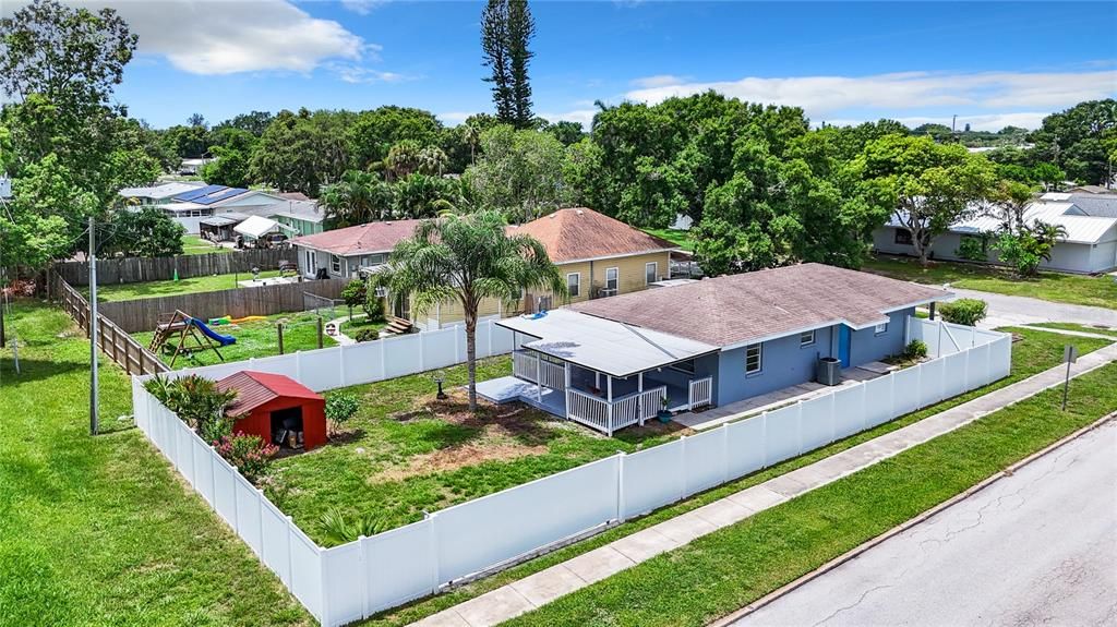 Active With Contract: $319,000 (3 beds, 2 baths, 1332 Square Feet)