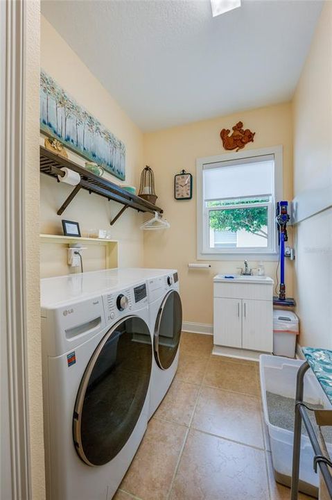 Even the laundry room is beautifully decorated.