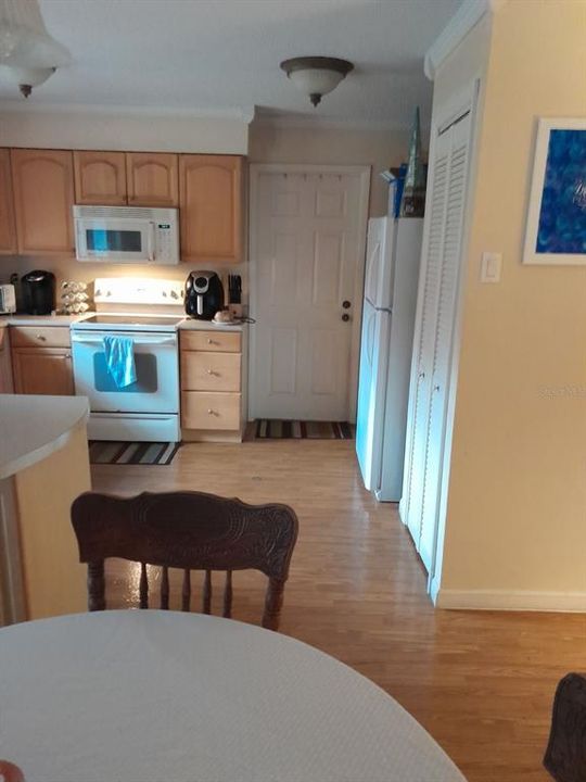 For Sale: $199,900 (3 beds, 2 baths, 1194 Square Feet)