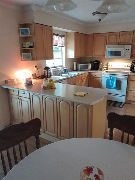 For Sale: $199,900 (3 beds, 2 baths, 1194 Square Feet)