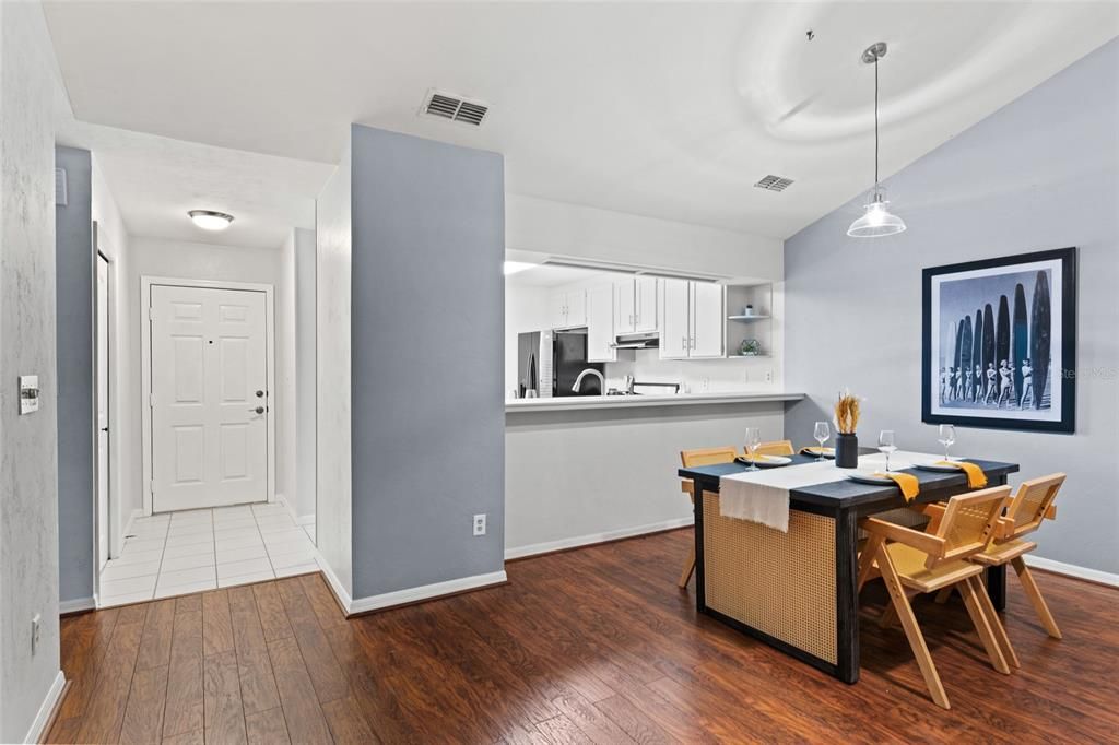 For Sale: $229,000 (2 beds, 2 baths, 1192 Square Feet)