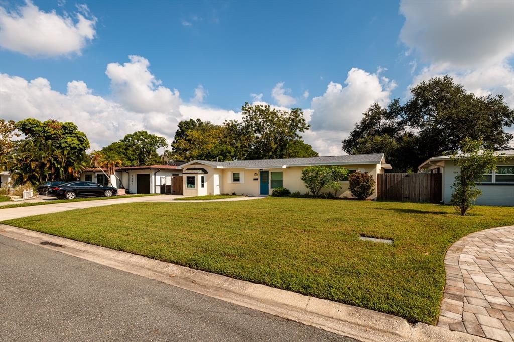 Active With Contract: $439,900 (3 beds, 2 baths, 1396 Square Feet)