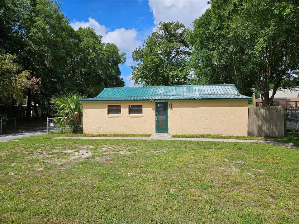 Active With Contract: $200,000 (2 beds, 2 baths, 1335 Square Feet)