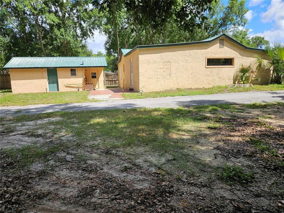 Active With Contract: $200,000 (2 beds, 2 baths, 1335 Square Feet)