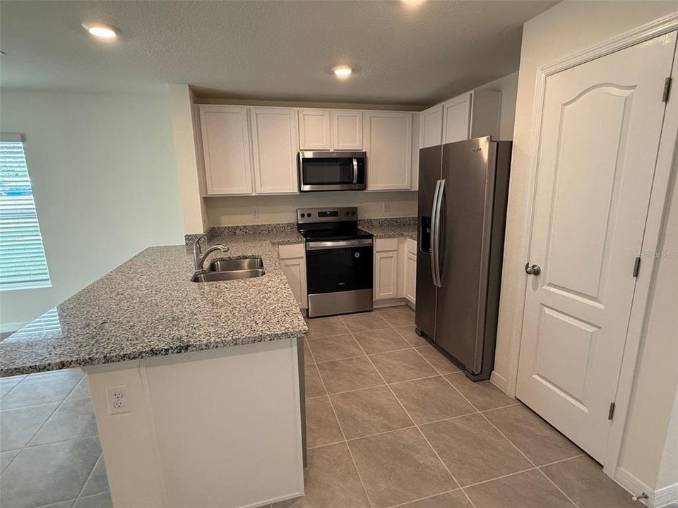 For Sale: $269,990 (3 beds, 2 baths, 1463 Square Feet)